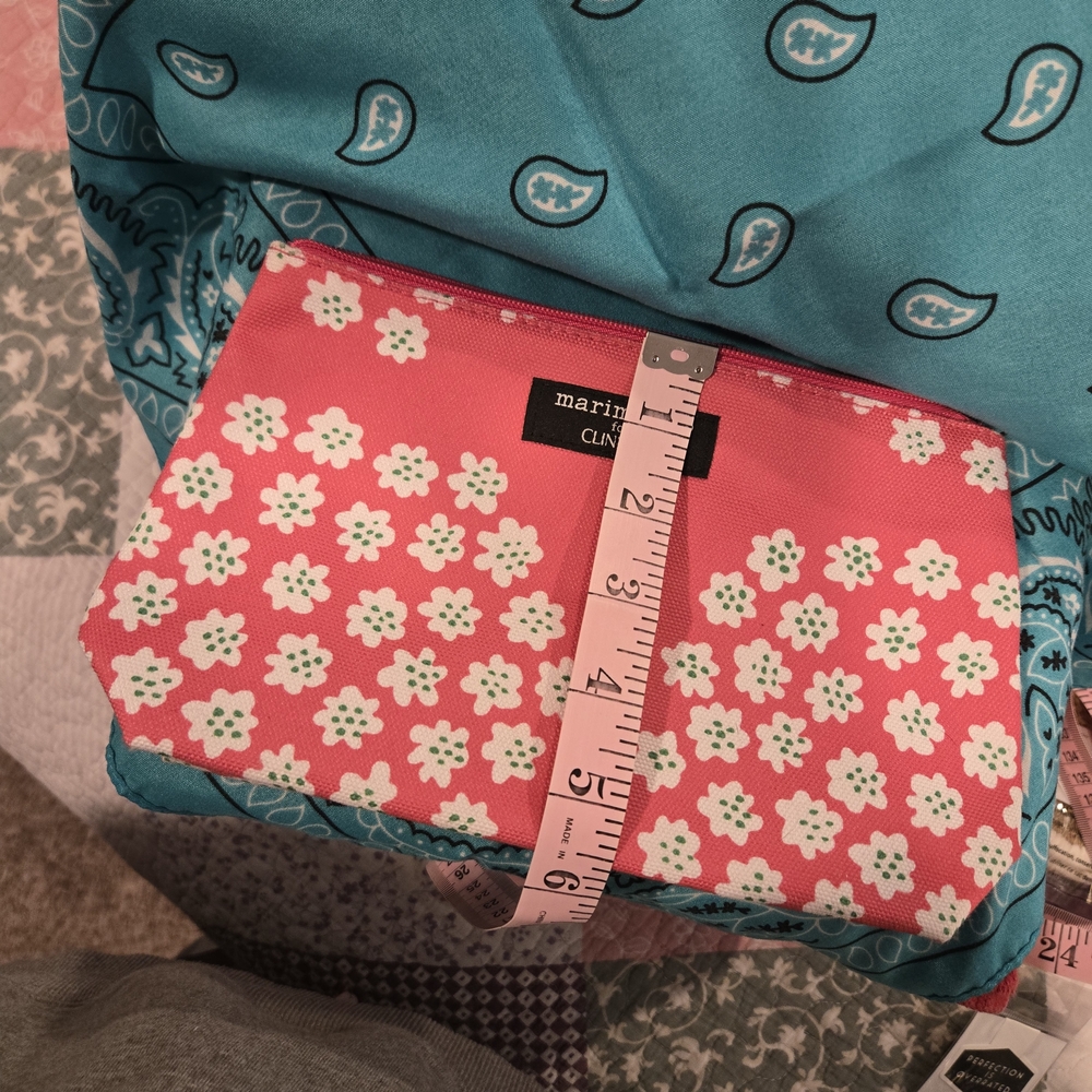 Marimekko Pink and White Floral Pouch Set - Picture 6 of 11